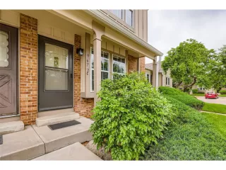 Photo #2: 1735676 Listing