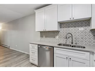 Photo #4: 1736904 Listing