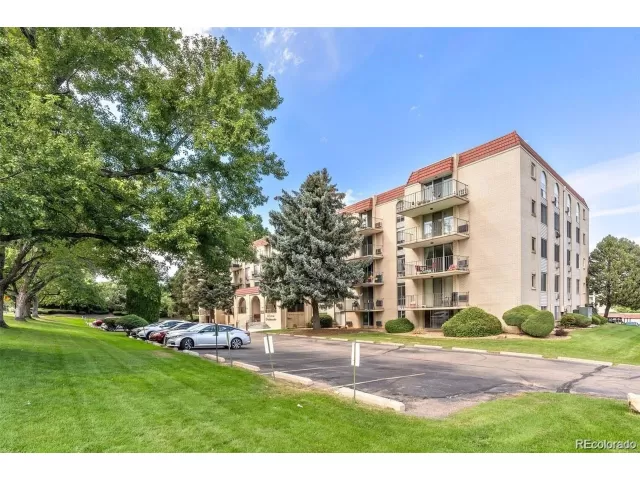 MLS: 1739679 Condo For Sale