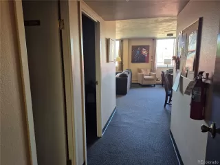 Photo #4: 1739679 Listing