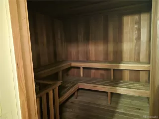 Photo #5: 1739679 Listing