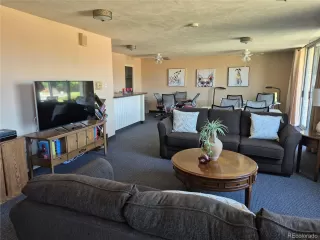 Photo #6: 1739679 Listing