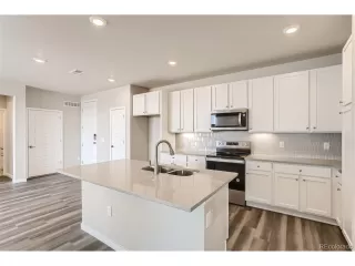 Photo #3: 1740114 Listing 