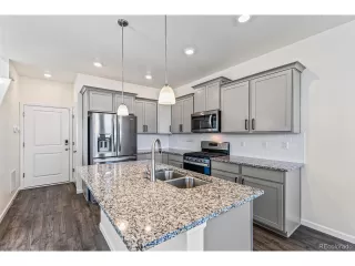 Photo #5: 1740124 Listing