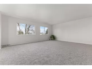 Photo #4: 1743857 Listing 