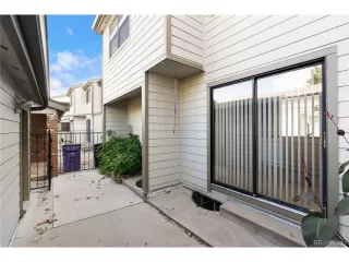 Photo #2: 1744803 Listing