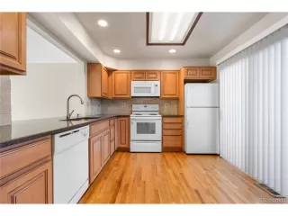 Photo #3: 1744803 Listing