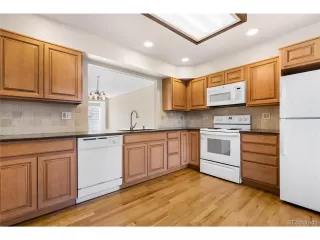 Photo #4: 1744803 Listing