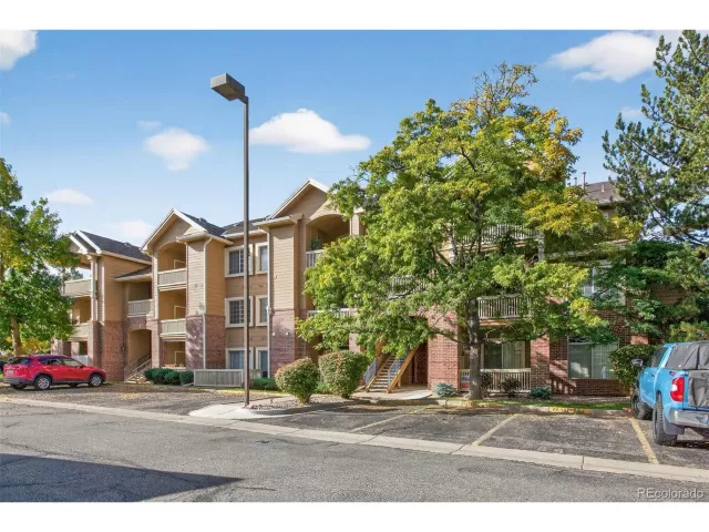 MLS: 1745424 Condo For Sale