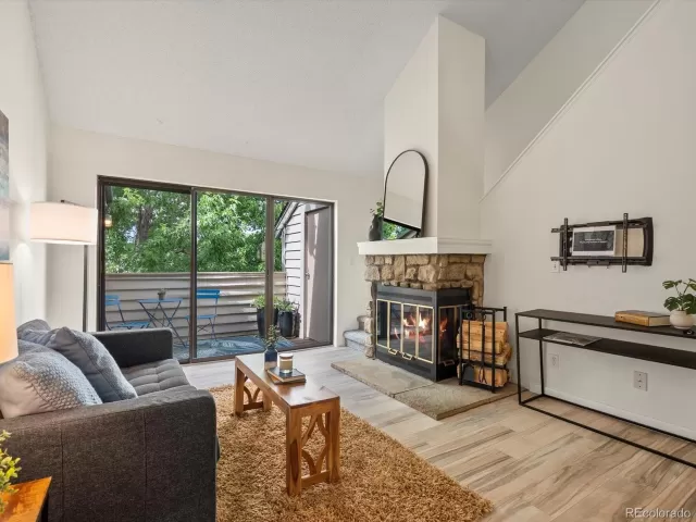 MLS: 1746075 Condo For Sale