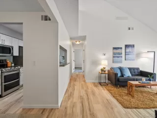 Photo #2: 1746075 Listing