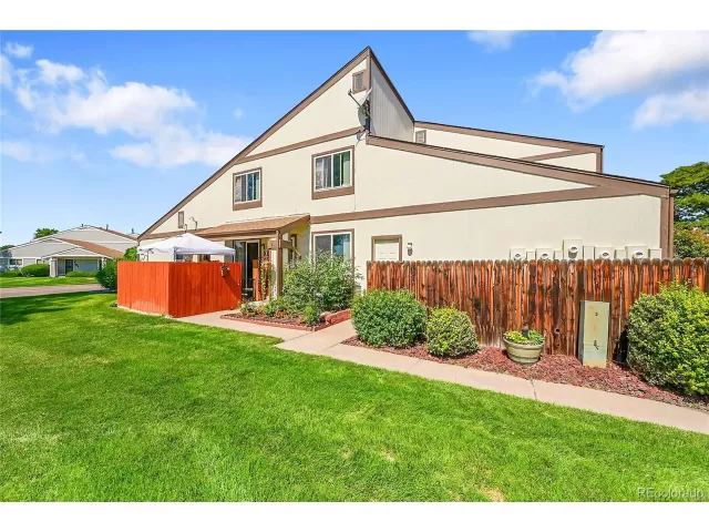 MLS: 1749735 Condo For Sale