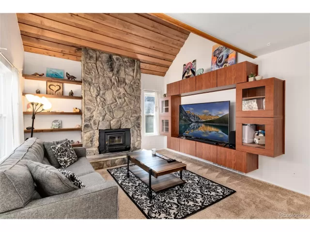 MLS: 1751545 Condo For Sale