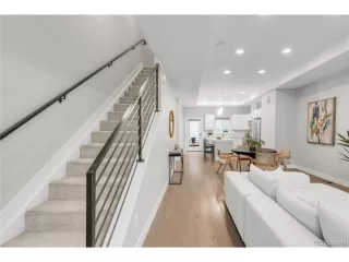 Photo #3: 1754921 Listing