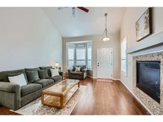 Photo #2: 1755138 Listing