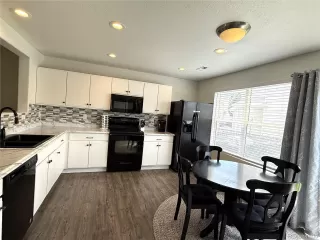 Photo #5: 1756966 Listing