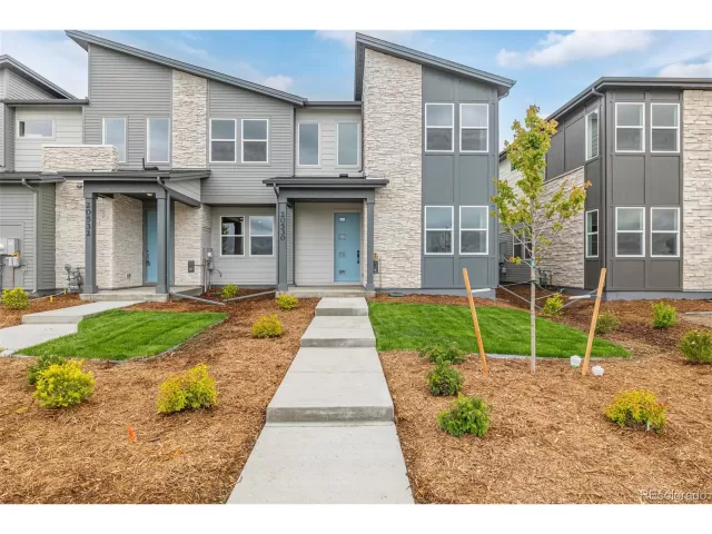 MLS: 1761530 Condo For Sale