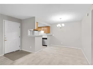 Photo #5: 1762949 Listing