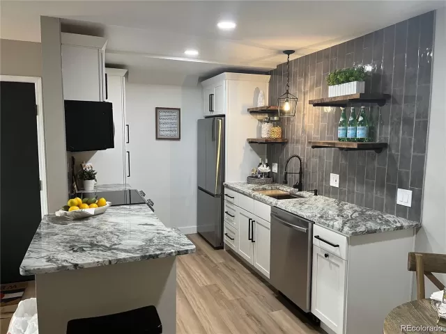 MLS: 1784265 Condo For Sale