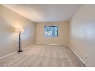 Photo #5: 1788981 Listing