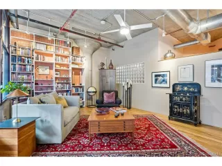 Photo #6: 1789386 Listing