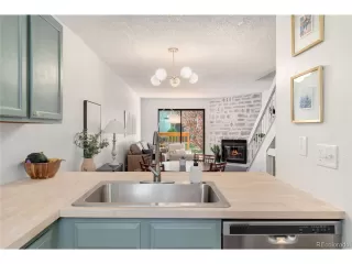 Photo #3: 1790404 Listing