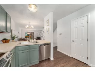 Photo #4: 1790404 Listing