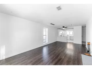 Photo #6: 1791945 Listing
