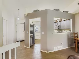 Photo #4: 1794125 Listing