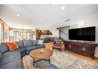 Photo #2: 1799324 Listing