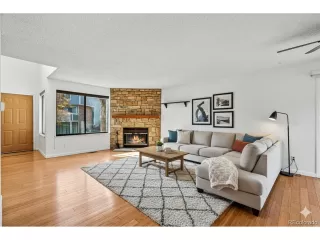 Photo #4: 1803181 Listing