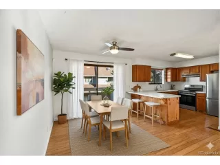 Photo #6: 1803181 Listing