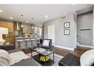 Photo #5: 1805705 Listing