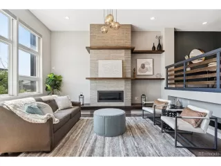 Photo #4: 1806789 Listing