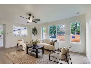 Photo #5: 1811378 Listing