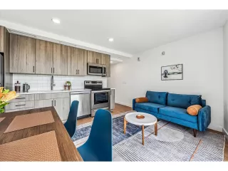 Photo #4: 1814952 Listing