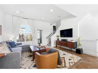 Photo #4: 1819812 Listing