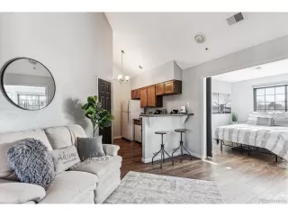 Photo #3: 1821130 Listing