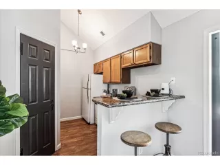 Photo #4: 1821130 Listing