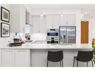 Photo #6: 1832479 Listing