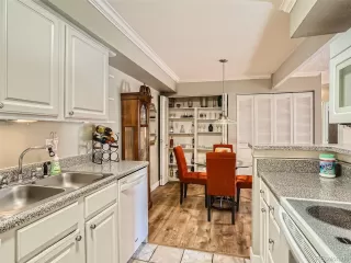 Photo #5: 1837013 Listing