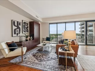 Photo #3: 1837725 Listing