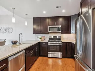 Photo #5: 1837725 Listing