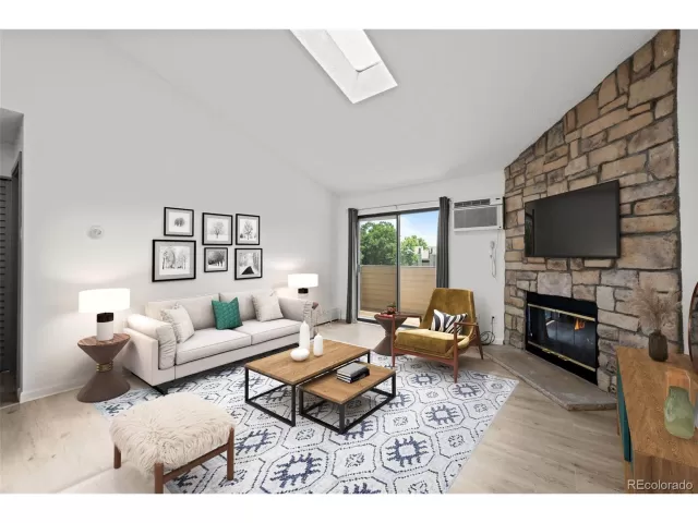 MLS: 1860354 Condo For Sale