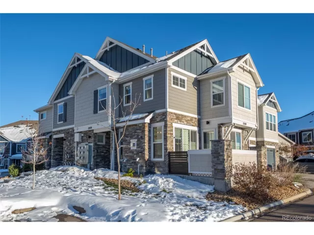 MLS: 1861353 Condo For Sale