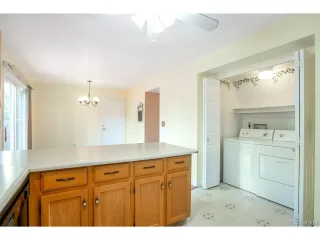 Photo #5: 1869532 Listing