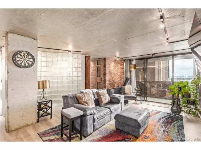 MLS: 1875716 Condo For Sale