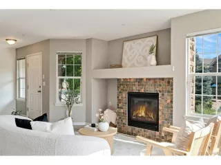 Photo #5: 1878703 Listing