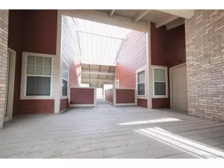 Photo #5: 1883189 Listing