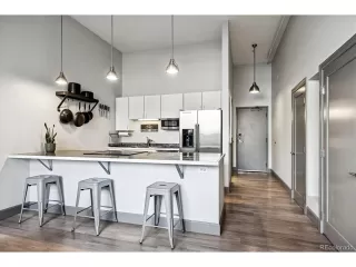 Photo #5: 1884124 Listing